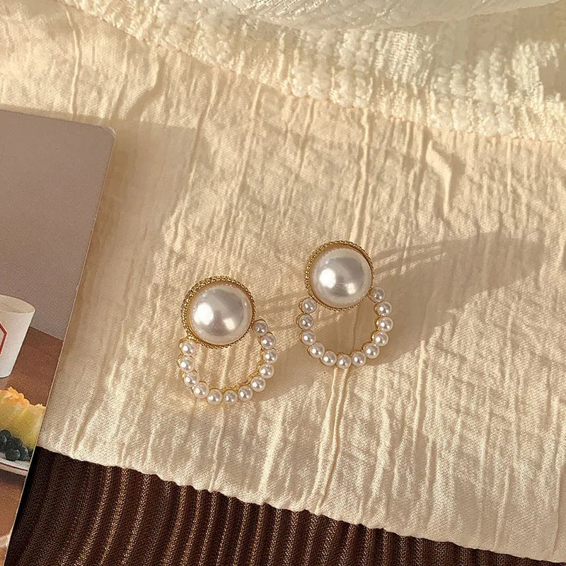 Simple Female Ear Clip Without Ear Hole Retro and Versatile Temperament Advanced Sense Minority Design Sense Pearl Earrings