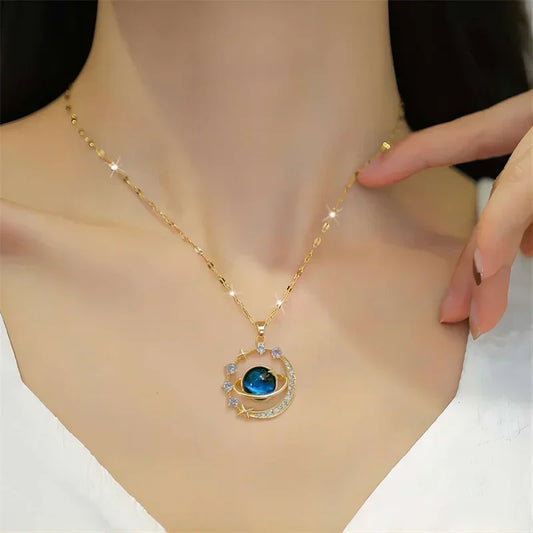 pendant necklace