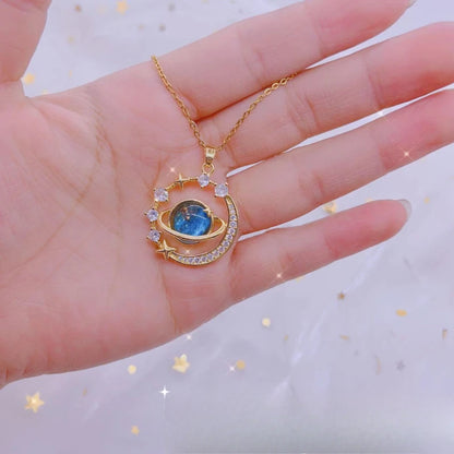 pendant necklace