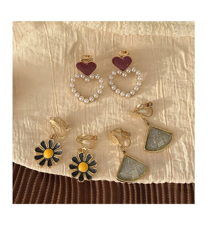 Simple Female Ear Clip Without Ear Hole Retro and Versatile Temperament Advanced Sense Minority Design Sense Pearl Earrings