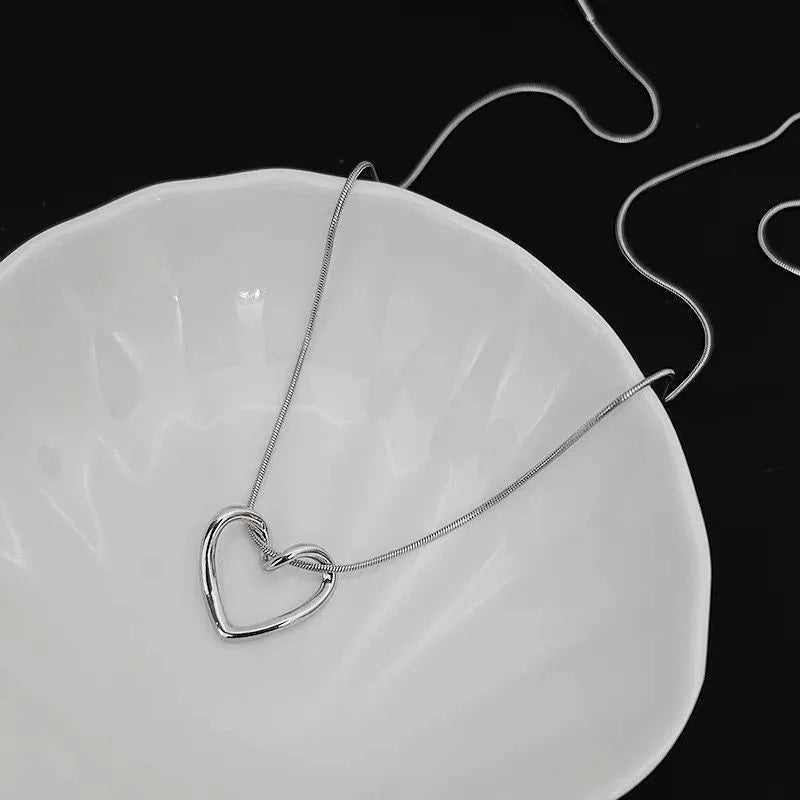 pendant necklace